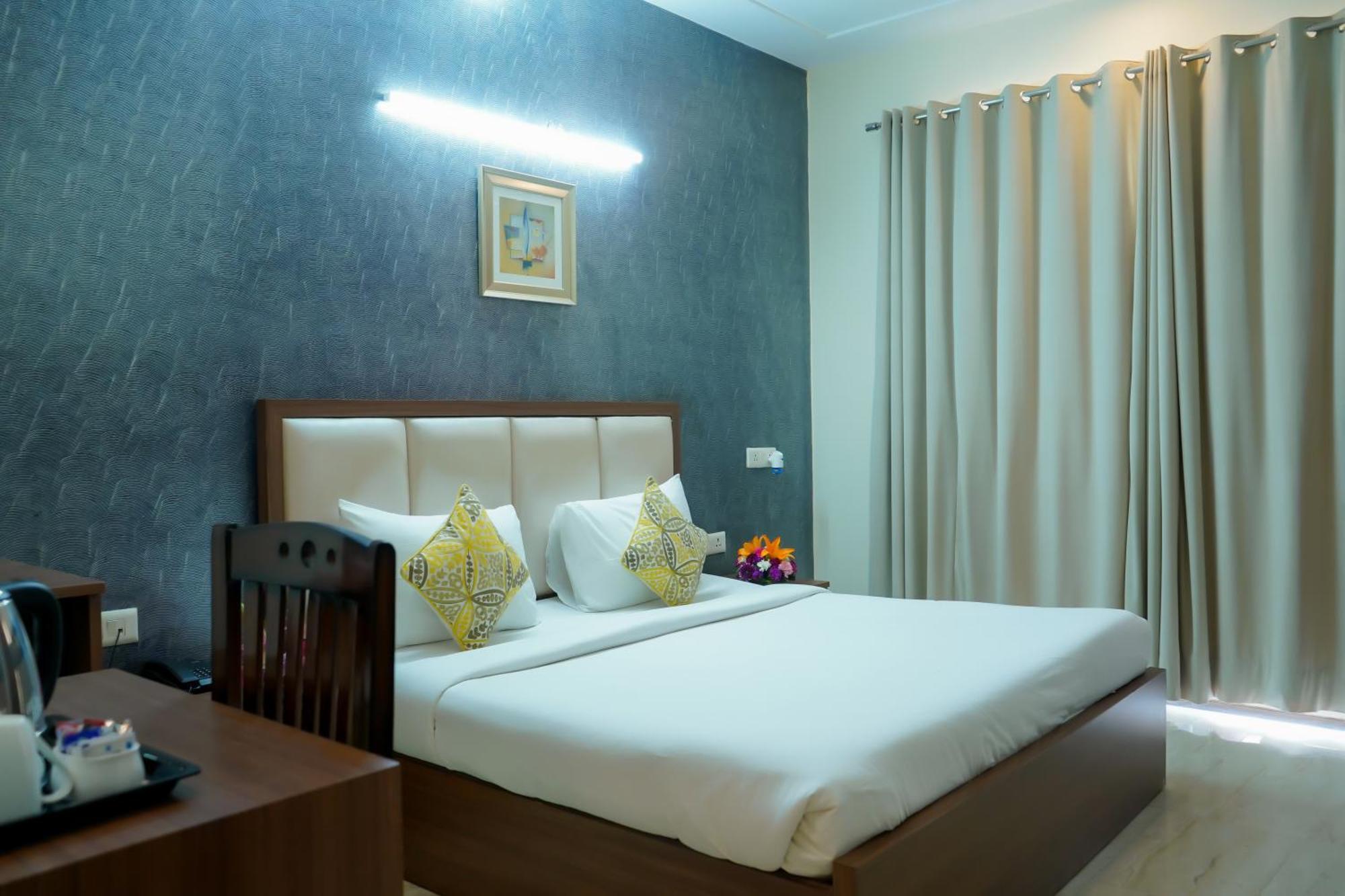 Hotel The Luxe 18 - Golf Course Road Гургаон Экстерьер фото