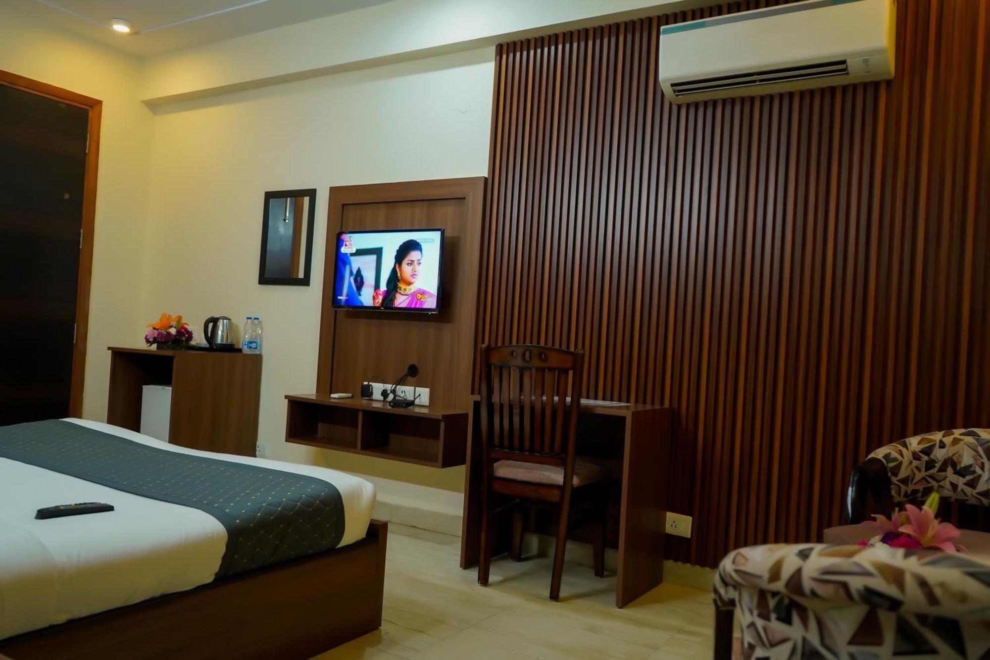 Hotel The Luxe 18 - Golf Course Road Гургаон Экстерьер фото