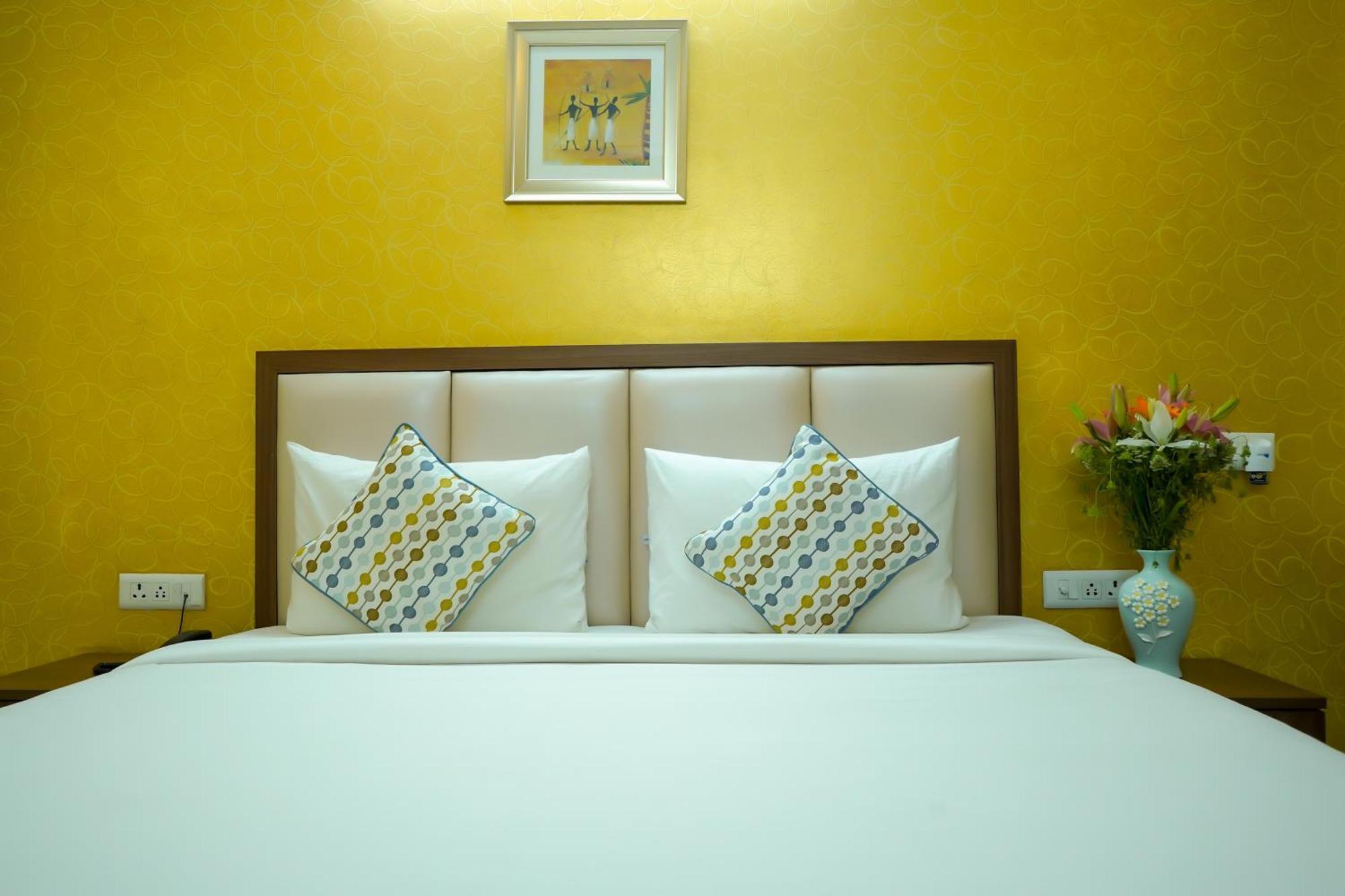 Hotel The Luxe 18 - Golf Course Road Гургаон Экстерьер фото