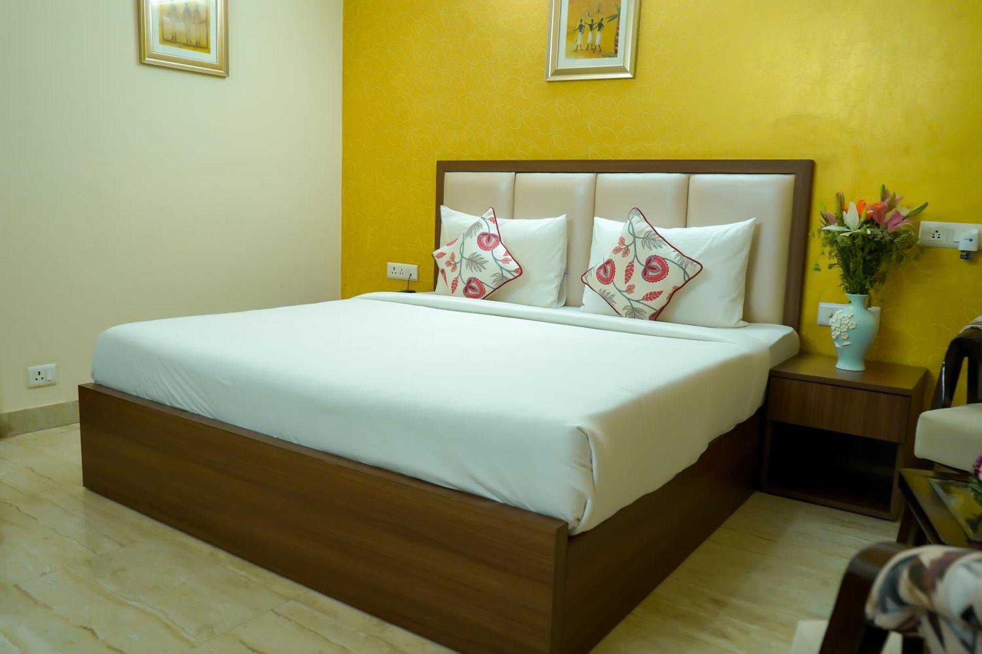 Hotel The Luxe 18 - Golf Course Road Гургаон Экстерьер фото