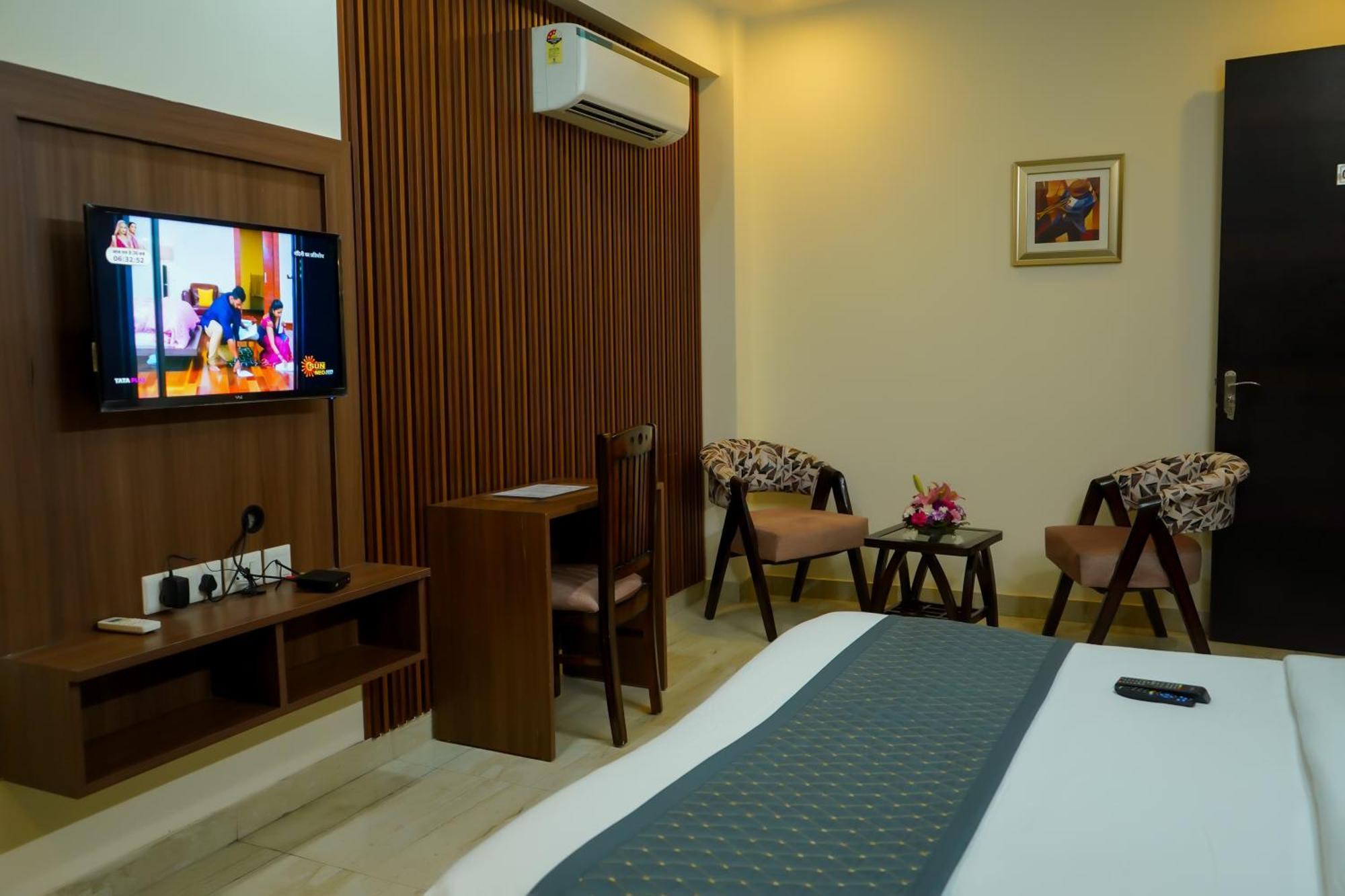 Hotel The Luxe 18 - Golf Course Road Гургаон Экстерьер фото