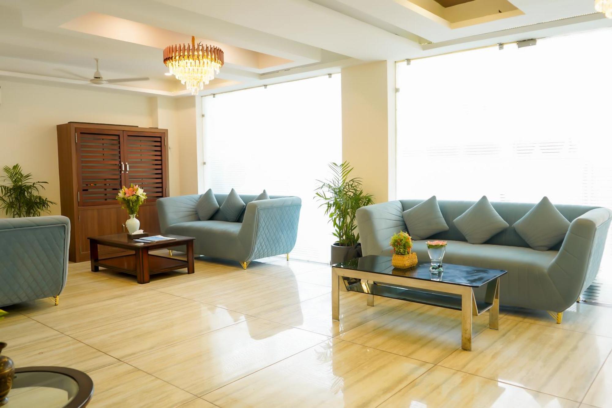 Hotel The Luxe 18 - Golf Course Road Гургаон Экстерьер фото
